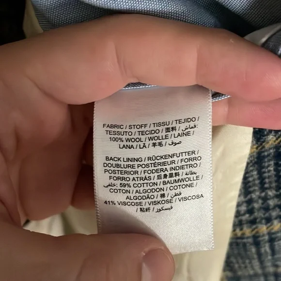 Mens plaid partially lined sport coat. - Picture 2 of 6